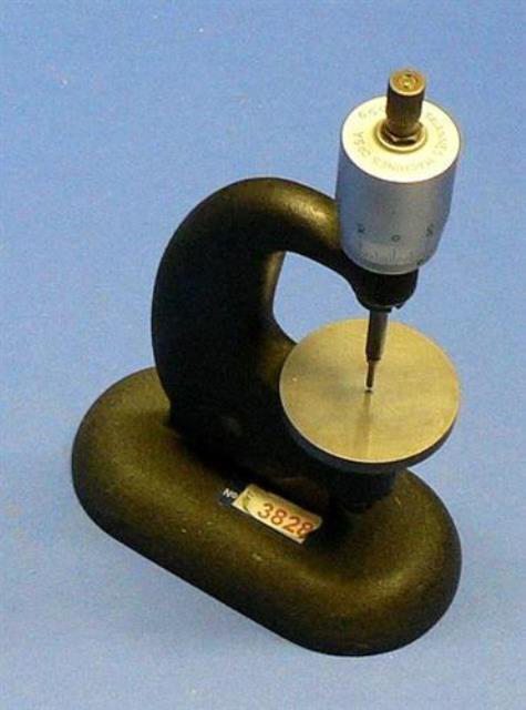 ANALOG MICROMETER  (3828) 