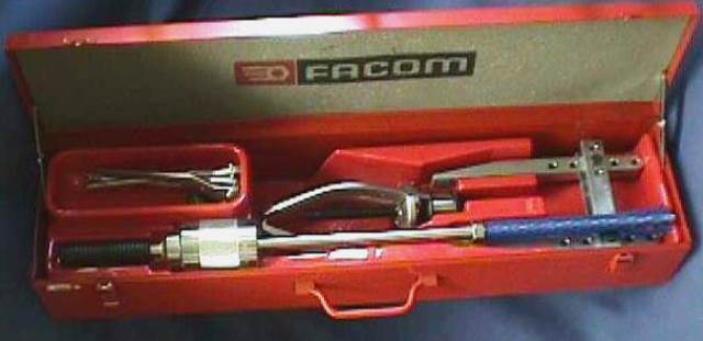 BALL BEARING EXTRACTOR FACOM 3580 located at Provendum exhibition in Laussanne (the photo contains one of the item in stock) BALL BEARING EXTRACTOR FACOM (3580)
