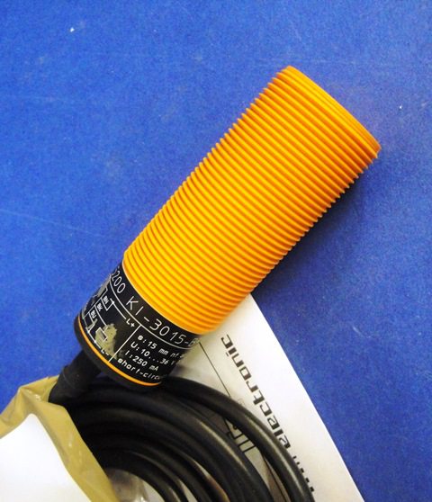 CAPACITIVE PROXIMITY SENSOR IFM ELECTRONIC / KI-5200 KI 3015 74066 located at Provendum exhibition in Laussanne (the photo contains one of the item in stock) CAPACITIVE PROXIMITY SENSOR IFM ELECTRONIC / KI-5200 KI 3015 (74066)