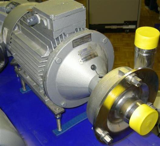 CENTRIFUGAL PUMP FRISTAM / FPE 3532 C 170C 70493 located at Provendum exhibition in Laussanne (the photo contains one of the item in stock) CENTRIFUGAL PUMP FRISTAM / FPE 3532 C 170C (70493)