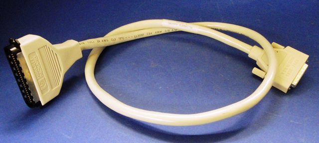 DB25 CENTRONICS CABLE, Lot of 8 ROLINE 9894 located at Provendum exhibition in Laussanne (the photo contains one of the item in stock) DB25 CENTRONICS CABLE, Lot of 8 ROLINE (9894)