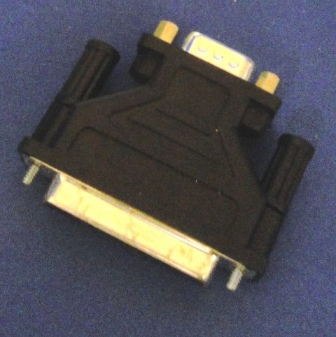 DB9 D25 ADAPTER, Lot of 15 0 / MB375A 9865 located at Provendum exhibition in Laussanne (the photo contains one of the item in stock) DB9 D25 ADAPTER, Lot of 15 0 / MB375A (9865)