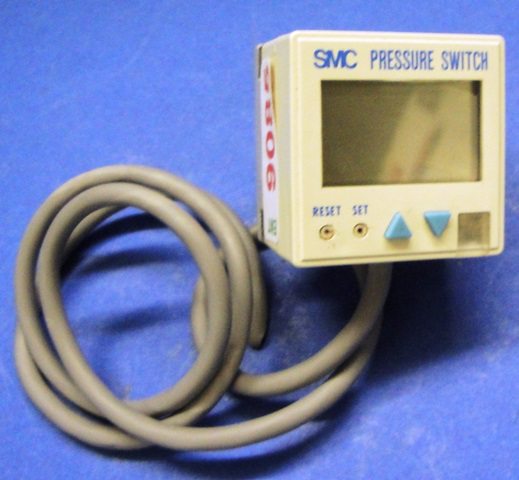 DIGITAL PRESSURE SWIITCH VACUUM SMC / ZSE4-T1-65 (9085) 