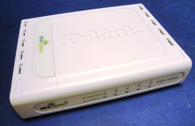DSL MODEM D-LINK GREEN / GREEN DOS 10056 DGS-1005D 9775 located at Provendum exhibition in Laussanne (the photo contains one of the item in stock) DSL MODEM D-LINK GREEN / GREEN DOS 10056 DGS-1005D (9775)