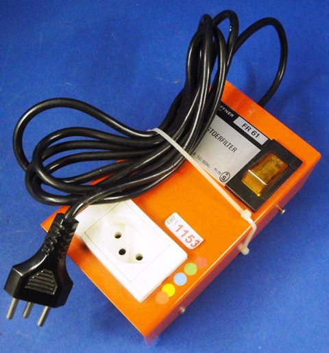ELECTRIC NET FILTER SCHAFFNER / FR61 1153 located at Provendum exhibition in Laussanne (the photo contains one of the item in stock) ELECTRIC NET FILTER SCHAFFNER / FR61 (1153)