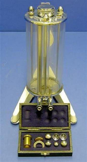 FALLING BALL VISCOMETER HAAKE / BH 74 079 7385 located at Provendum exhibition in Laussanne (the photo contains one of the item in stock) FALLING BALL VISCOMETER HAAKE / BH 74 079 (7385)