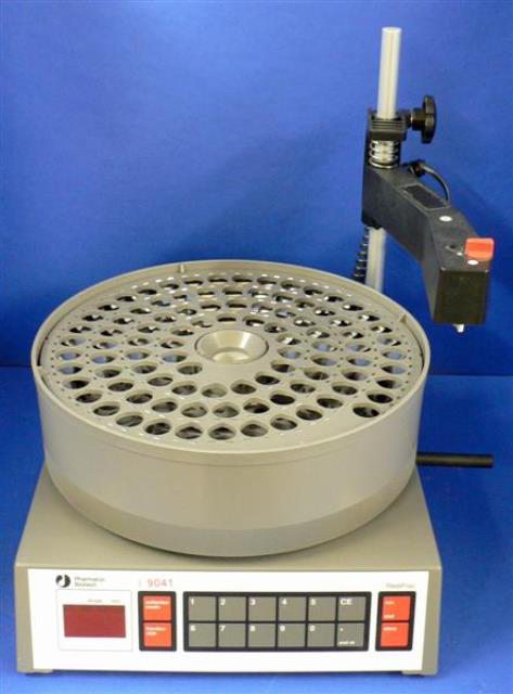 FRACTION COLLECTOR PHARMACIA BIOTECH / REDIFRAC 9035 located at Provendum exhibition in Laussanne (the photo contains one of the item in stock) FRACTION COLLECTOR PHARMACIA BIOTECH / REDIFRAC (9035)