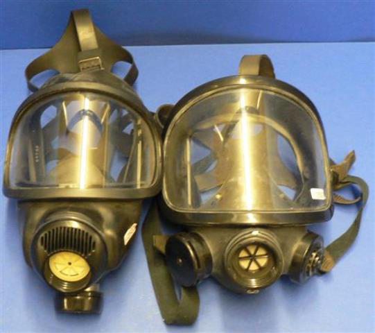 GAS MASK, Lot of 2 AUERR / 3 S-E (2501) 