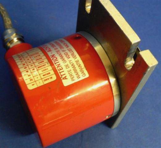 INCREMENTAL ENCODER IDEACOD / GHM510273R/100 71850 located at Provendum exhibition in Laussanne (the photo contains one of the item in stock) INCREMENTAL ENCODER IDEACOD / GHM510273R/100 (71850)
