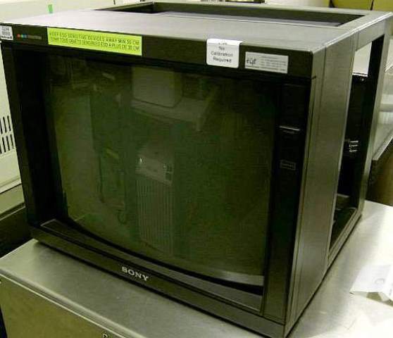 INDUSTRIAL EVALUATION MONITOR SONY / PVM 2130 QM 32223 located at Provendum exhibition in Laussanne (the photo contains one of the item in stock) INDUSTRIAL EVALUATION MONITOR SONY / PVM 2130 QM (32223)