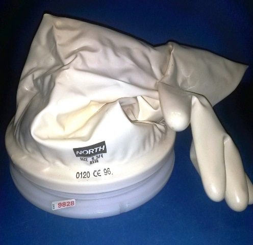ISOLATOR GLOVE, Lot of 4 NORTH / 120 9828 located at Provendum exhibition in Laussanne (the photo contains one of the item in stock) ISOLATOR GLOVE, Lot of 4 NORTH / 120 (9828)