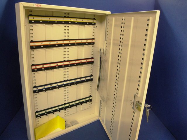 KEY CUPBOARD KYSTOR 3529 located at Provendum exhibition in Laussanne (the photo contains one of the item in stock) KEY CUPBOARD KYSTOR (3529)