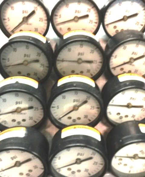 MANOMETER, Lot of 10 USG 9942 located at Provendum exhibition in Laussanne (the photo contains one of the item in stock) MANOMETER, Lot of 10 USG (9942)