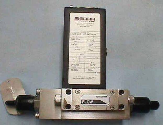 MASSIC FLOWMETER SIERRA-CONTREC / SIDE-TRACK-830-M-3-OV1-SX-D-V4-SO (70820) 