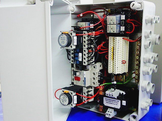 MOTOR CONTROLLER TELEMECANIQUE (80007) 