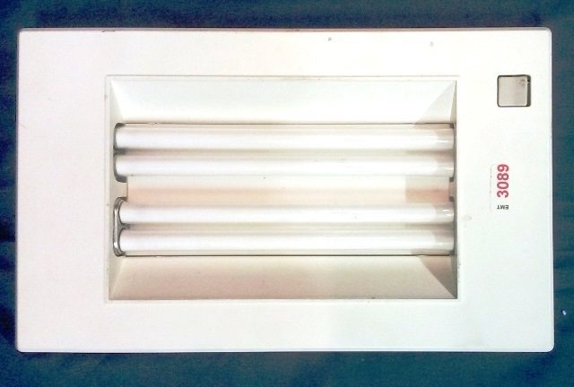 NEON LAMP, Lot of 2 LUMINESTRA / OSRAM DULUX 3089 located at Provendum exhibition in Laussanne (the photo contains one of the item in stock) NEON LAMP, Lot of 2 LUMINESTRA / OSRAM DULUX (3089)