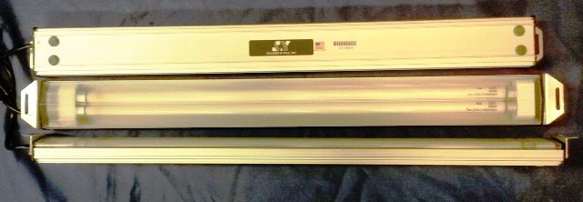 NEON LAMP, Lot of 3 STOCKER YALE 9821 located at Provendum exhibition in Laussanne (the photo contains one of the item in stock) NEON LAMP, Lot of 3 STOCKER YALE (9821)