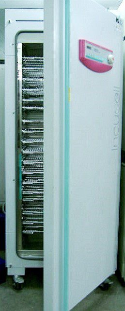 OVEN INCUBATOR MMM MEDCENTER / INCUCELL V 404 32217 located at Provendum exhibition in Laussanne (the photo contains one of the item in stock) OVEN INCUBATOR MMM MEDCENTER / INCUCELL V 404 (32217)