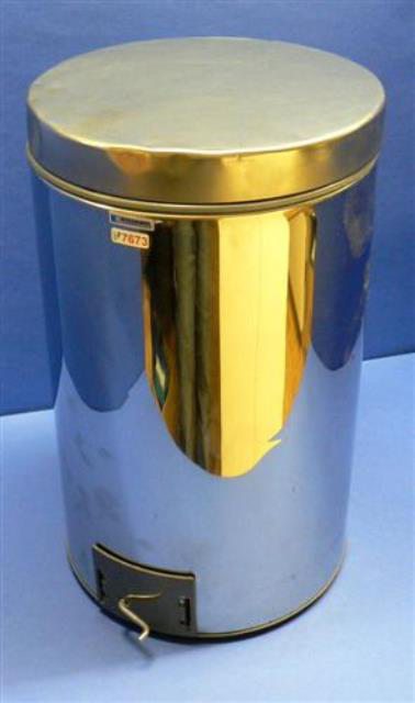 PEDAL BIN ROSSIGNOL 7673 located at Provendum exhibition in Laussanne (the photo contains one of the item in stock) PEDAL BIN ROSSIGNOL (7673)
