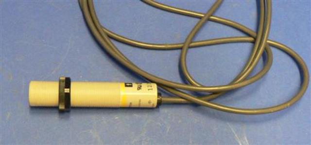 PHOTOELECTRIC CELL, Lot of 2 OMRON / E3F2-3LZ 75295 located at Provendum exhibition in Laussanne (the photo contains one of the item in stock) PHOTOELECTRIC CELL, Lot of 2 OMRON / E3F2-3LZ (75295)