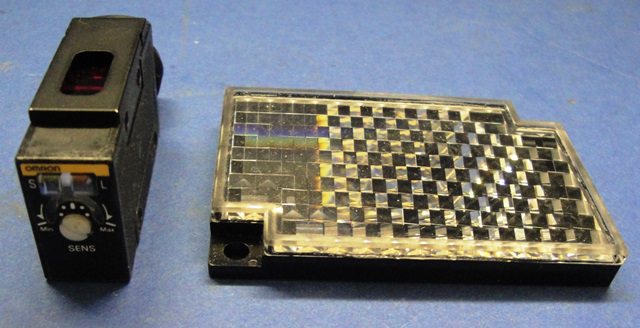 PHOTOELECTRIC CELL, Lot of 2 OMRON / E3S R86 (73815) 