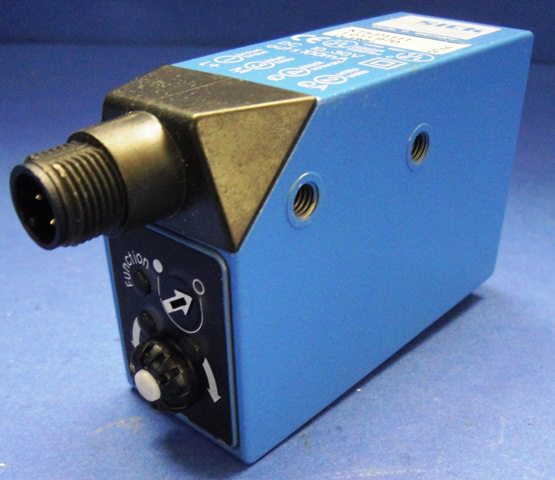 PHOTOELECTRIC CELL SICK OPTIC ELECTRONIC / KT5 P1111 8969 located at Provendum exhibition in Laussanne (the photo contains one of the item in stock) PHOTOELECTRIC CELL SICK OPTIC ELECTRONIC / KT5 P1111 (8969)