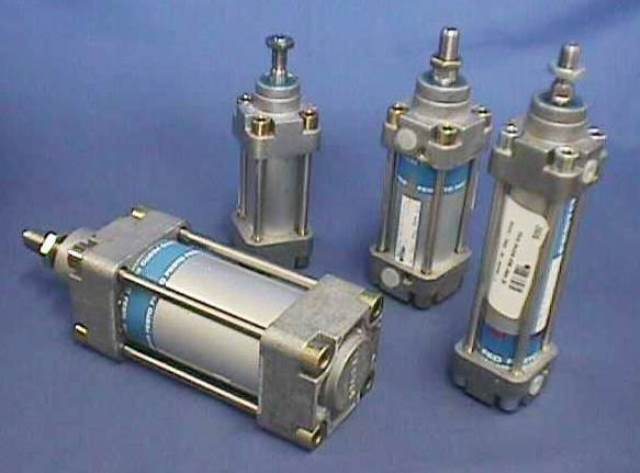 PNEUMATIC LINEAR ACTUATOR, Lot of 2 FESTO / 36324 DNG-32-80PPV-A 73906 located at Provendum exhibition in Laussanne (the photo contains one of the item in stock) PNEUMATIC LINEAR ACTUATOR, Lot of 2 FESTO / 36324 DNG-32-80PPV-A (73906)