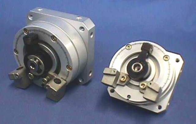 PNEUMATIC LINEAR ACTUATOR, Lot of 2 FESTO / DSM-32-270-P-CC 161748 73575 located at Provendum exhibition in Laussanne (the photo contains one of the item in stock) PNEUMATIC LINEAR ACTUATOR, Lot of 2 FESTO / DSM-32-270-P-CC 161748 (73575)