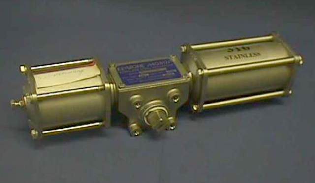 PNEUMATIC VALVE ACTUATOR ALFA LAVAL / PSM 2600 72772 located at Provendum exhibition in Laussanne (the photo contains one of the item in stock) PNEUMATIC VALVE ACTUATOR ALFA LAVAL / PSM 2600 (72772)