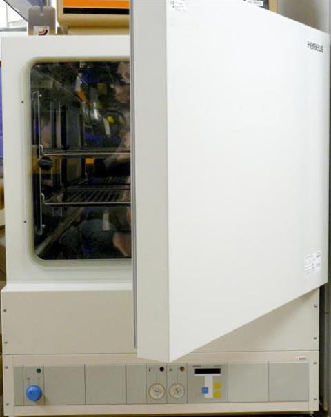 REFRIGERATED INCUBATOR HERAEUS / BK 6160 9046 located at Provendum exhibition in Laussanne (the photo contains one of the item in stock) REFRIGERATED INCUBATOR HERAEUS / BK 6160 (9046)