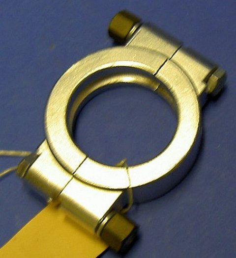STAINLESS STEEL CLAMP, Lot of 5 TRICLOVER / 13 MHP 304 2 73500 located at Provendum exhibition in Laussanne (the photo contains one of the item in stock) STAINLESS STEEL CLAMP, Lot of 5 TRICLOVER / 13 MHP 304 2 (73500)