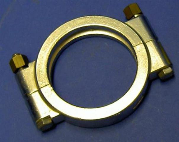 STAINLESS STEEL CLAMP, Lot of 5 TRICLOVER / 13 MHP 304 3 73502 located at Provendum exhibition in Laussanne (the photo contains one of the item in stock) STAINLESS STEEL CLAMP, Lot of 5 TRICLOVER / 13 MHP 304 3 (73502)