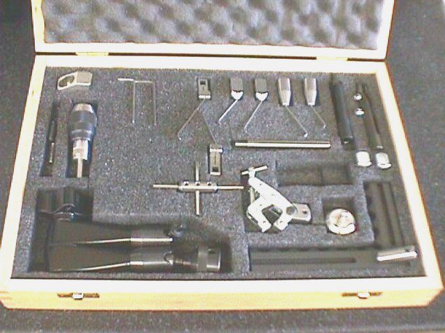 SUPPORT TIGHTENING OPTICAL MEASURE TEKUSA AIRBASE 8281 located at Provendum exhibition in Laussanne (the photo contains one of the item in stock) SUPPORT TIGHTENING OPTICAL MEASURE TEKUSA AIRBASE (8281)