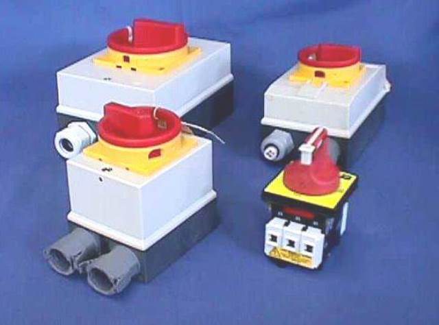 SWITCH, Lot of 10 TRANSELECTRO / 251 240 047 72211 located at Provendum exhibition in Laussanne (the photo contains one of the item in stock) SWITCH, Lot of 10 TRANSELECTRO / 251 240 047 (72211)