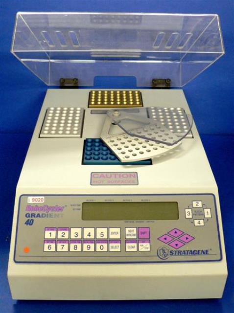 THERMOCYCLER PCR STRATAGENE / ROBOCYCLER GRADIENT 40 9020 located at Provendum exhibition in Laussanne (the photo contains one of the item in stock) THERMOCYCLER PCR STRATAGENE / ROBOCYCLER GRADIENT 40 (9020)