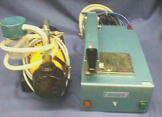 THERMOSEALING MACHINE ROXER / VANOPAC 780 located at Provendum exhibition in Laussanne (the photo contains one of the item in stock) THERMOSEALING MACHINE ROXER / VANOPAC (780)