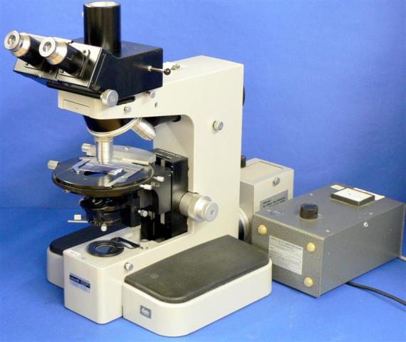 TRINOCULAR MICROSCOPE LEITZ / ORTHOPLAN (9056) 