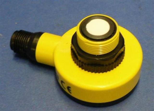 ULTRASONIC EMITTER, Lot of 2 BANNER / T18UEQ 74692 located at Provendum exhibition in Laussanne (the photo contains one of the item in stock) ULTRASONIC EMITTER, Lot of 2 BANNER / T18UEQ (74692)