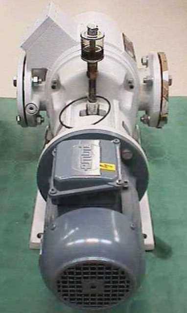 VACUUM PUMP LEYBOLD / RUVAC WAU 151 2376 located at Provendum exhibition in Laussanne (the photo contains one of the item in stock) VACUUM PUMP LEYBOLD / RUVAC WAU 151 (2376)