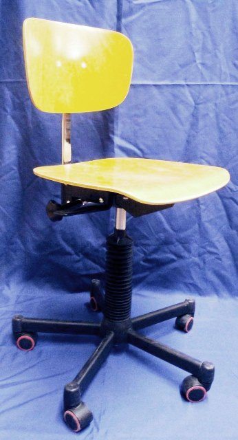WORKSHOP WHEEL CHAIR DAUPHIN / 9110 465 85 150 9928 located at Provendum exhibition in Laussanne (the photo contains one of the item in stock) WORKSHOP WHEEL CHAIR DAUPHIN / 9110 465 85 150 (9928)