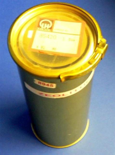 ZEOLITE VACUUM PUMP ABSORBER, Lot of 5 LEYBOLD / 85420 8945 located at Provendum exhibition in Laussanne (the photo contains one of the item in stock) ZEOLITE VACUUM PUMP ABSORBER, Lot of 5 LEYBOLD / 85420 (8945)