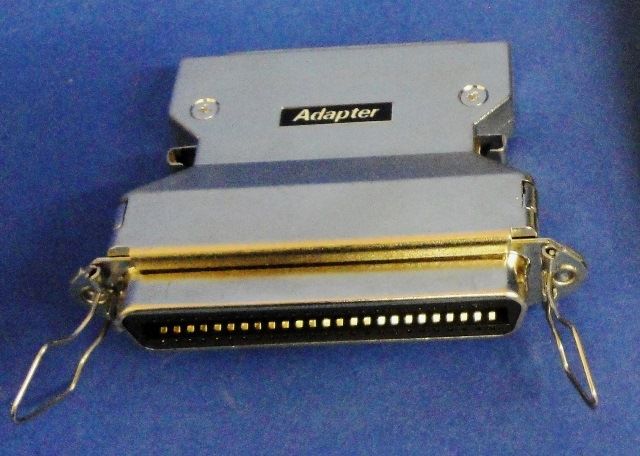 ADAPTATEUR SCSI III MALE SCSI I FEMELLE  (9910) 