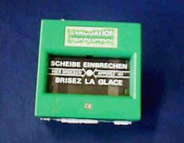 ALARME POUSSOIR, Lot de 2 80004 en exposition chez Provendum à Lausanne (la photo contient un des exemplaires en stock) ALARME POUSSOIR, Lot de 2 (80004)