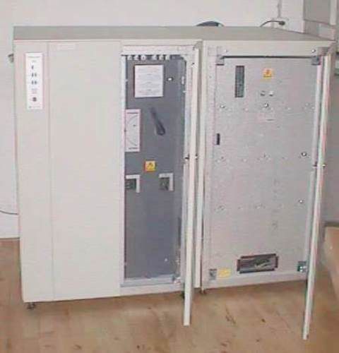 ALIMENTATION SANS INTERRUPTION ASI UPS EATON / SERIES 9300 1647 en exposition chez Provendum à Lausanne (la photo contient un des exemplaires en stock) ALIMENTATION SANS INTERRUPTION ASI UPS EATON / SERIES 9300 (1647)