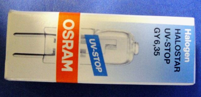 AMPOULE HALO, Lot de 25 OSRAM / 4392 70623 en exposition chez Provendum à Lausanne (la photo contient un des exemplaires en stock) AMPOULE HALO, Lot de 25 OSRAM / 4392 (70623)