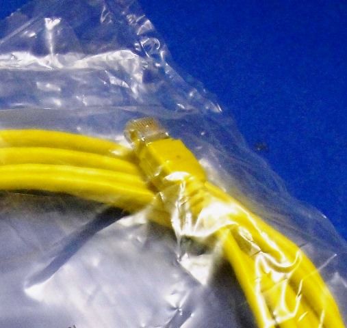 CABLE RESEAU RJ45 5S, Lot de 10 DAETWYLER UNINET / FLEX 4P 5014 en exposition chez Provendum à Lausanne (la photo contient un des exemplaires en stock) CABLE RESEAU RJ45 5S, Lot de 10 DAETWYLER UNINET / FLEX 4P (5014)