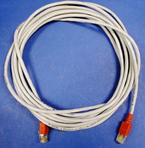 CABLE RESEAU RJ45 5S, Lot de 20 DAETWYLER UNINET 9723 en exposition chez Provendum à Lausanne (la photo contient un des exemplaires en stock) CABLE RESEAU RJ45 5S, Lot de 20 DAETWYLER UNINET (9723)
