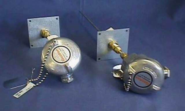 CAPTEUR TEMPERATURE, Lot de 2 WATLOW GORDON / S50 D 73991 en exposition chez Provendum à Lausanne (la photo contient un des exemplaires en stock) CAPTEUR TEMPERATURE, Lot de 2 WATLOW GORDON / S50 D (73991)