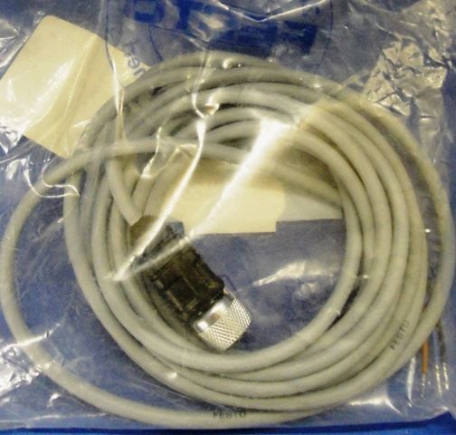 CONNECTEUR, Lot de 4 FESTO / 159428 SIM-M12-3GD-2-5-PU 73912 en exposition chez Provendum à Lausanne (la photo contient un des exemplaires en stock) CONNECTEUR, Lot de 4 FESTO / 159428 SIM-M12-3GD-2-5-PU (73912)