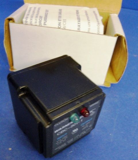 CONTROLEUR EMBRAYAGE-FREIN WARNER ELECTRIC / CBC-801-1 73953 en exposition chez Provendum à Lausanne (la photo contient un des exemplaires en stock) CONTROLEUR EMBRAYAGE-FREIN WARNER ELECTRIC / CBC-801-1 (73953)